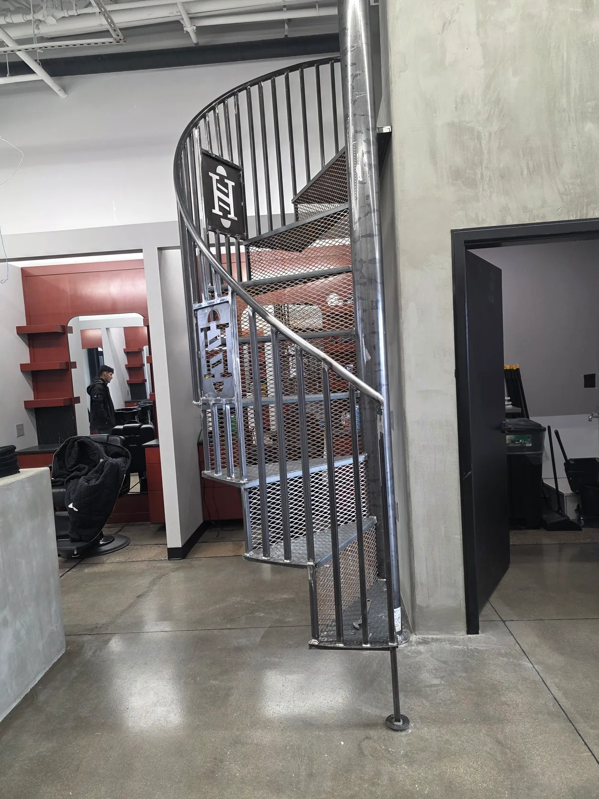 Spiral stair railing