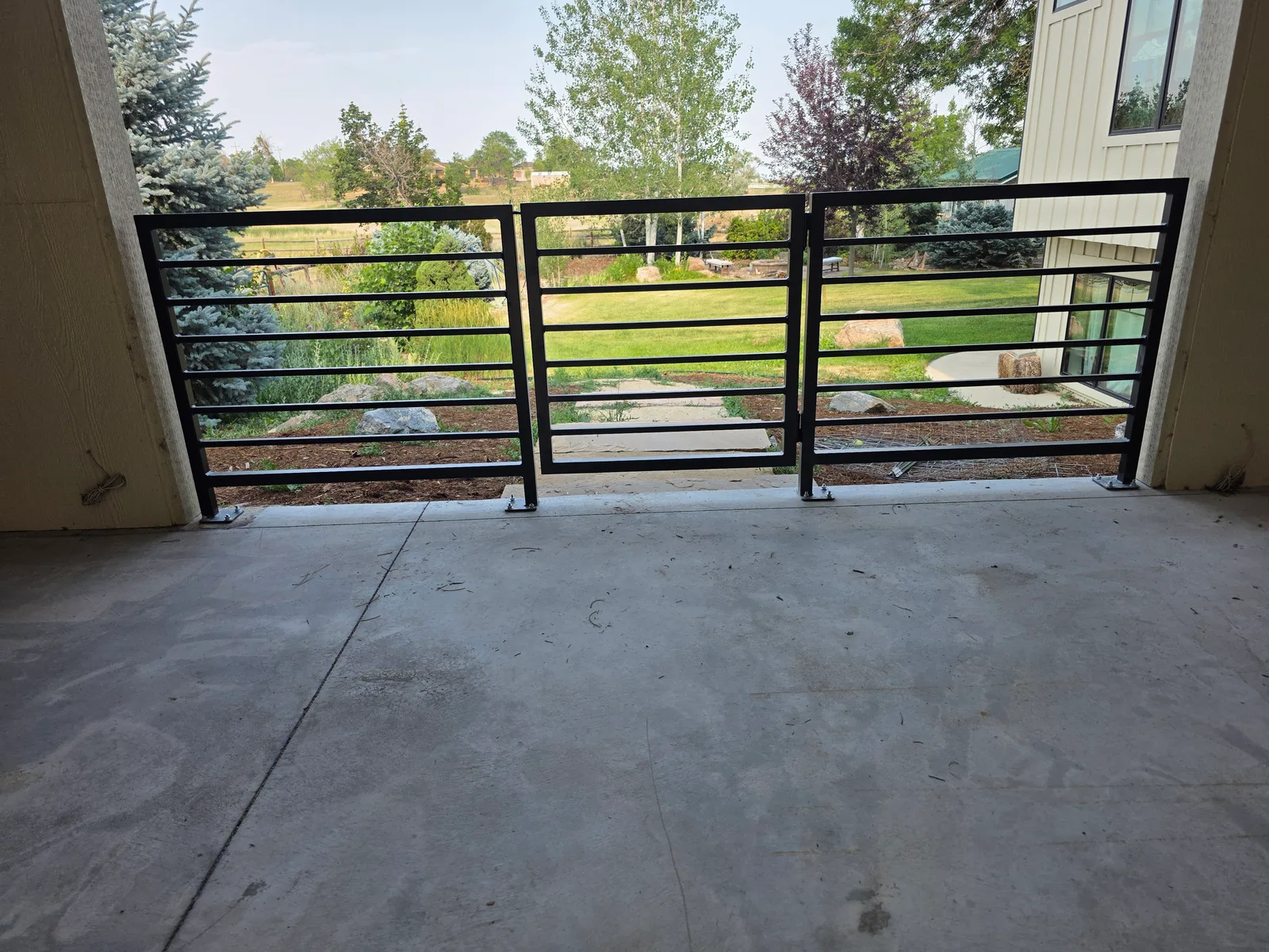 Patio guardrail